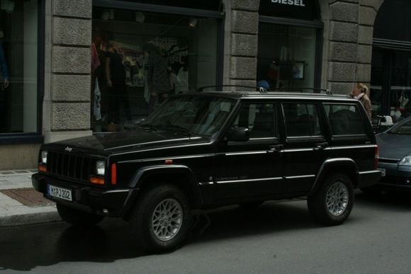 REALLY clean XJ in Munich, Germany.