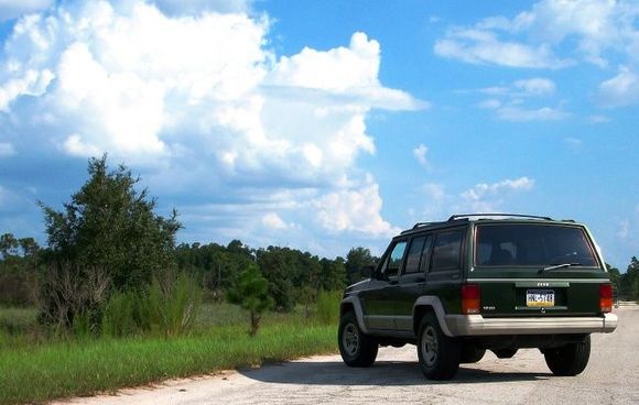 One of many trips from PA to FL she made that year. Stock on 235/75/15's. Still to this day one of my favorite pictures.