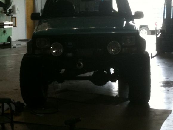 IMG 0374[2] Just mounted the front lights on the bumper.  There is a review on these lights in Cherokee Chat