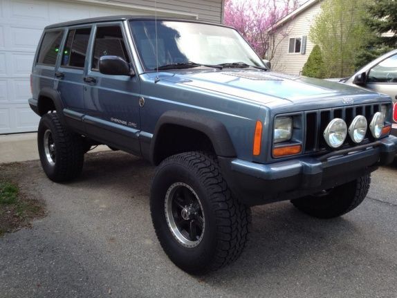 My 1999 Cheerokee Classic.