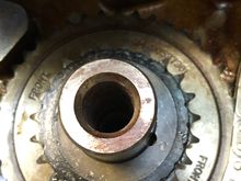 Balance shaft crankshaft gear aligned with the coloursed link.