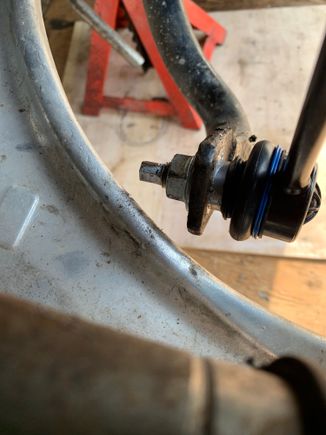 Lots of clearance at the swaybar end with new link installed 