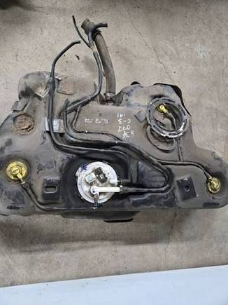 That one on the left of this photo, this is the HHR fuel tank removed from the vehicle 
