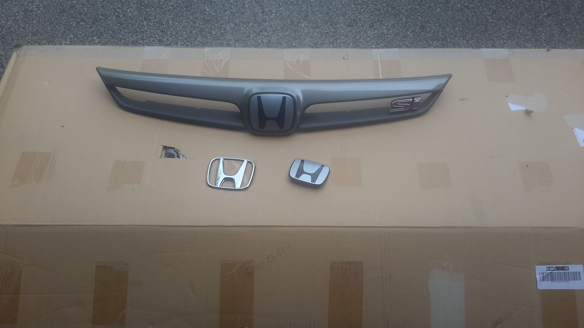 Exterior Body Parts - 2006-2008 Honda Civic Sedan Si Grille - Used - 2006 to 2008 Honda Civic - Murrysville, PA 15668, United States
