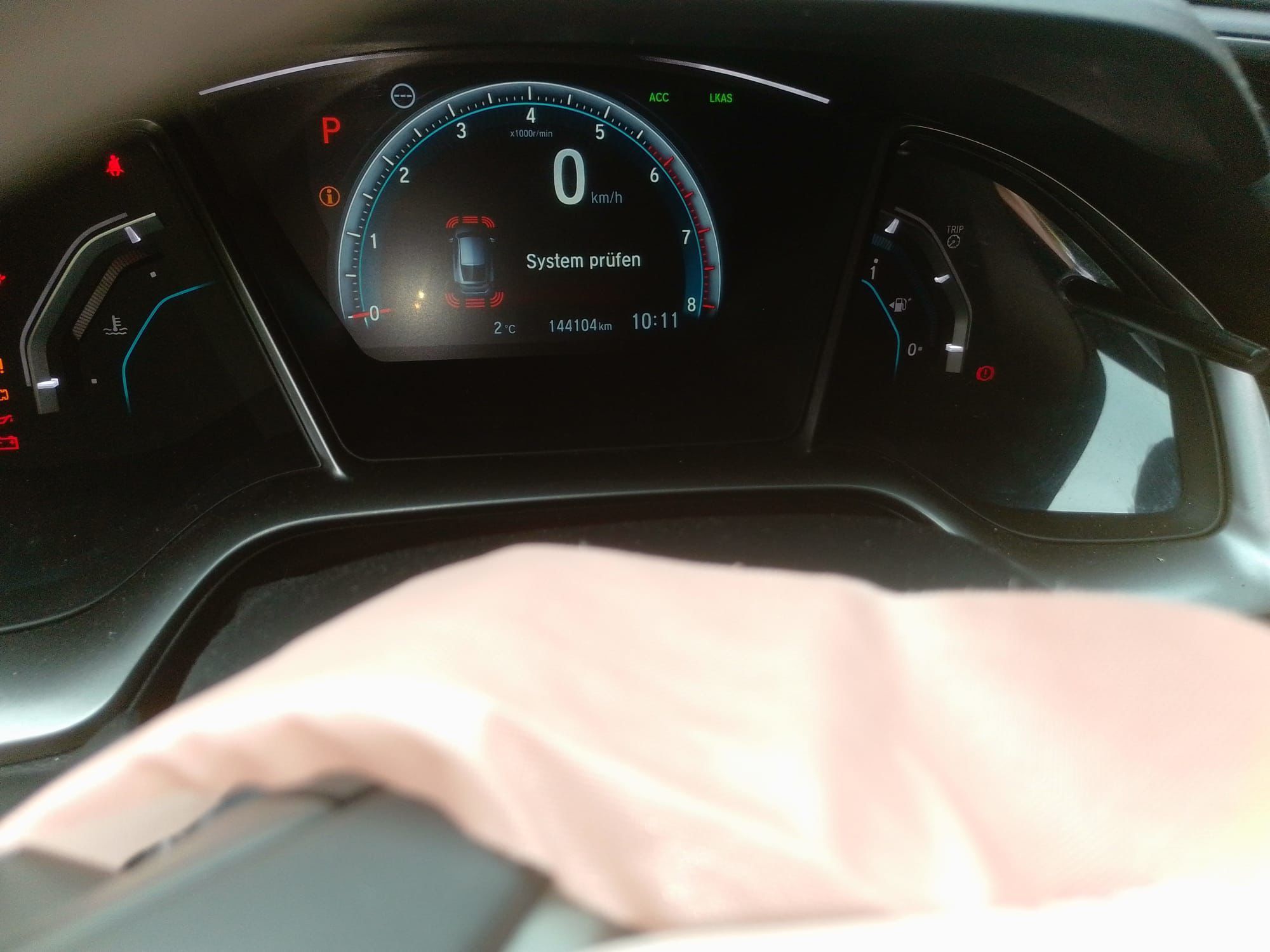 2018 Honda Civic - Crashed Honda Civic 2018 1.0 lieter Vtec - Used - VIN SHHFK6860HU017615 - 3 cyl - 2WD - Automatic - Hatchback - Gray - Pichel Bei Wels, Austria