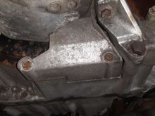 Front gear selector cable cover - 2 bolts