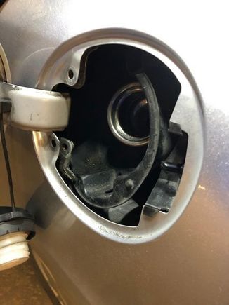 Civic 2009 - Fuel adapter pushed in