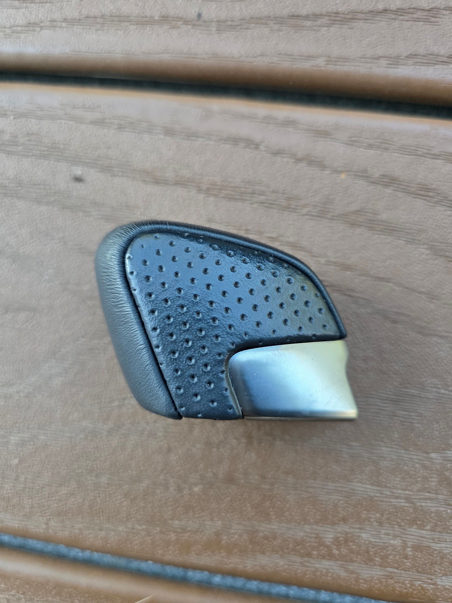 Interior/Upholstery - Lexus NX350 KNOB - OEM - Used - 2022 to 2025 Lexus NX - Cumberland, RI 02864, United States