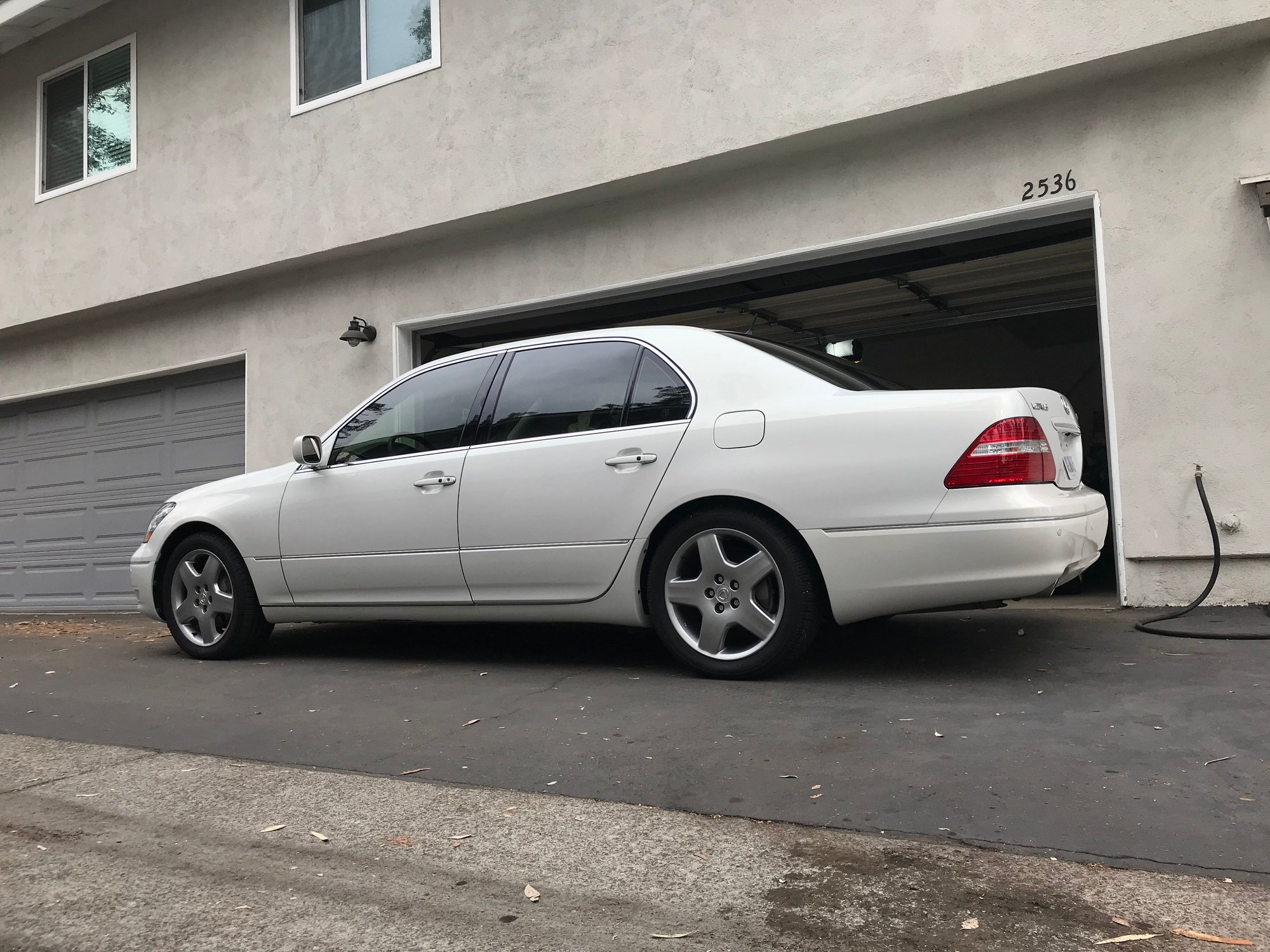 2006 Lexus LS430 - 2006 LS430 lower miles - Used - VIN JTHBN36F865047021 - 48,000 Miles - Irvine, CA 92604, United States