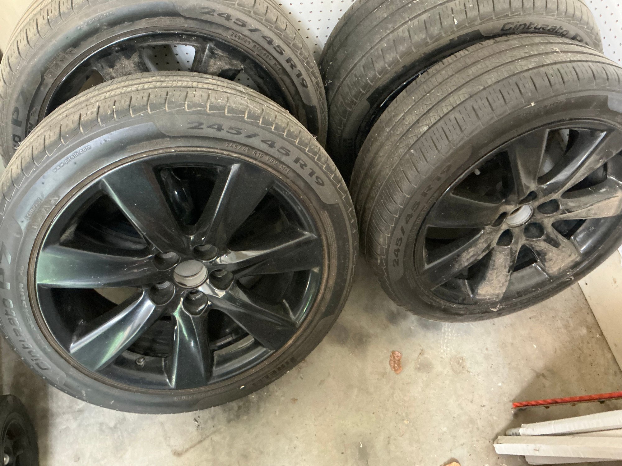 Wheels and Tires/Axles - Wheels and tires - Used - -1 to 2027  All Models - Ripley, TN 38063, United States
