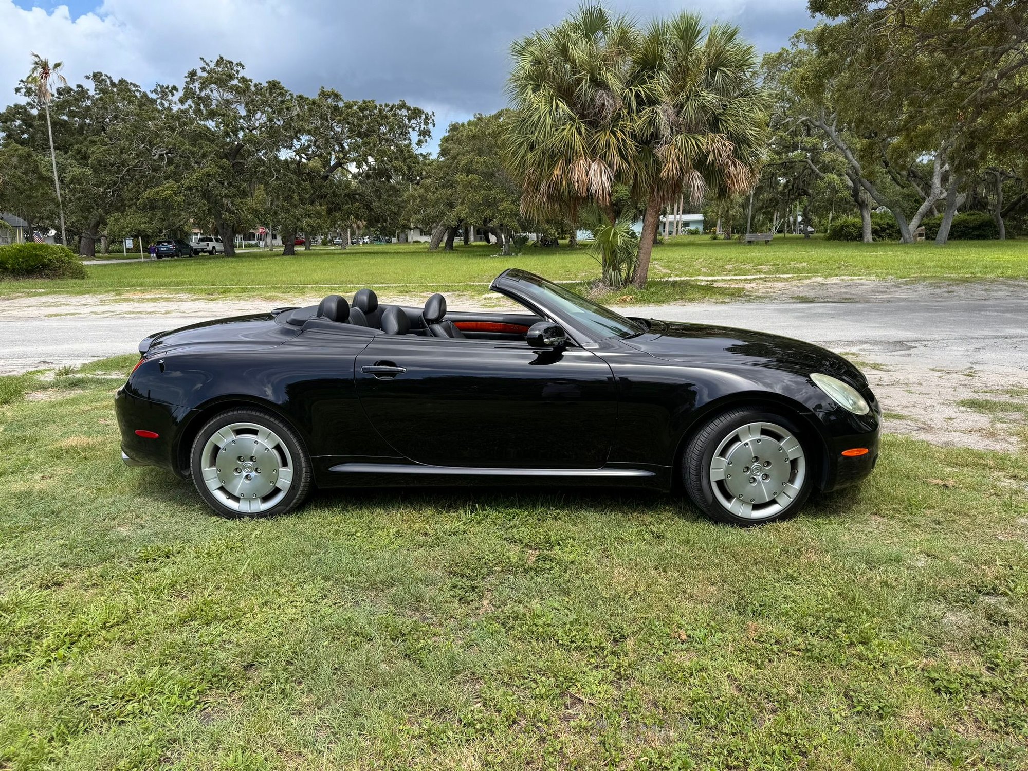 2005 Lexus SC430 - 2005 SC430 Florida car - Used - VIN JTHFN48Y850070235 - 102,000 Miles - 8 cyl - Automatic - Convertible - Black - Clearwater, FL 33763, United States