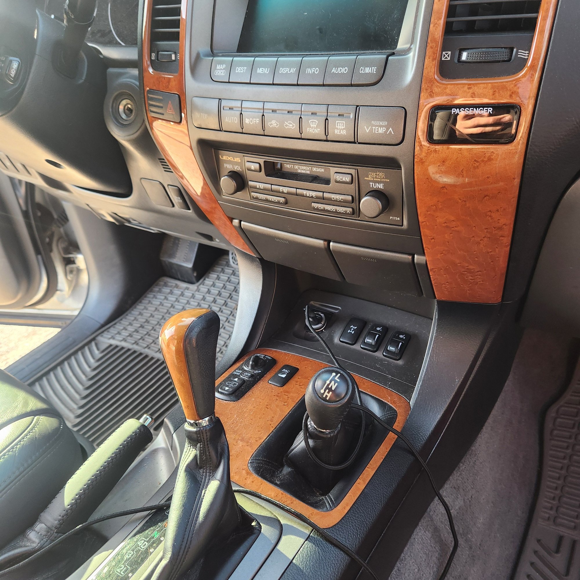 2006 Lexus GX470 - 2006 GX470 Texas Car No Rust - Used - VIN JTJBT20X660108167 - 181,000 Miles - 8 cyl - 4WD - Automatic - SUV - Silver - San Antonio, TX 78230, United States