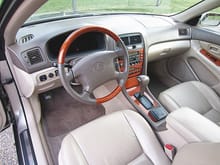 ES300 - interior