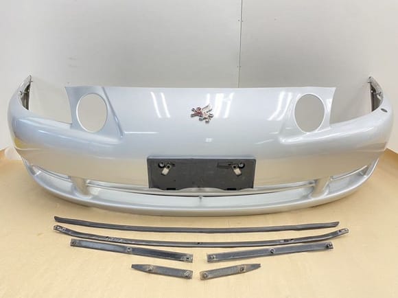 Series 1 lip-less front bumper w/ optioned parking pole provision. 