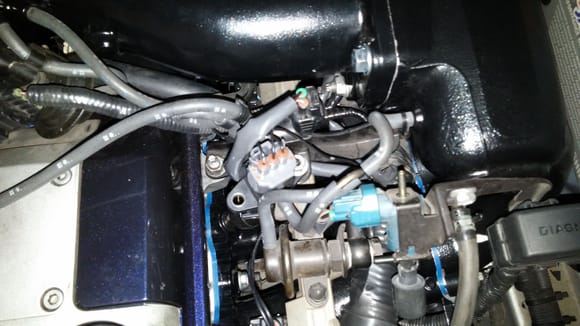 Here is a close up picture of the MAP Sensor fully installed, Keep in mind that I de-pinned the Blue w/