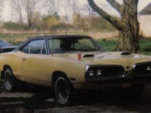 my 70 Bee , bought this for $500 it was sitting across town in Smithville. Does not look like much, but this is where some knowledge of Mopars helps. VIN revealed a orig 440 6 pak , 4 speed car. Still had the Dana 60 with 4:10's and the Hemi 18 spline 4 speed in it. But was powered by a 383 when I bought it.