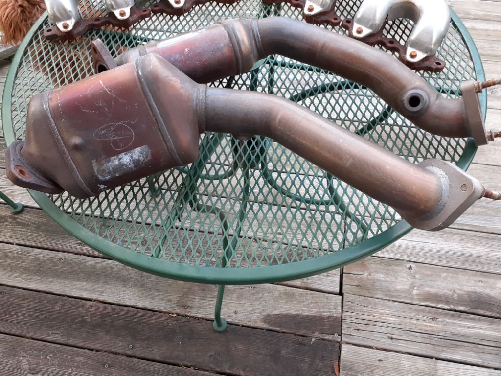 FS (For Sale) LS2/LS3 exhaust manifolds and cats CorvetteForum