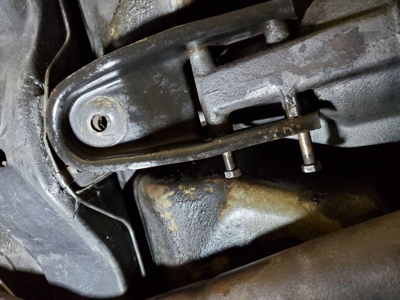 Replacing the bushings on front differential support CorvetteForum