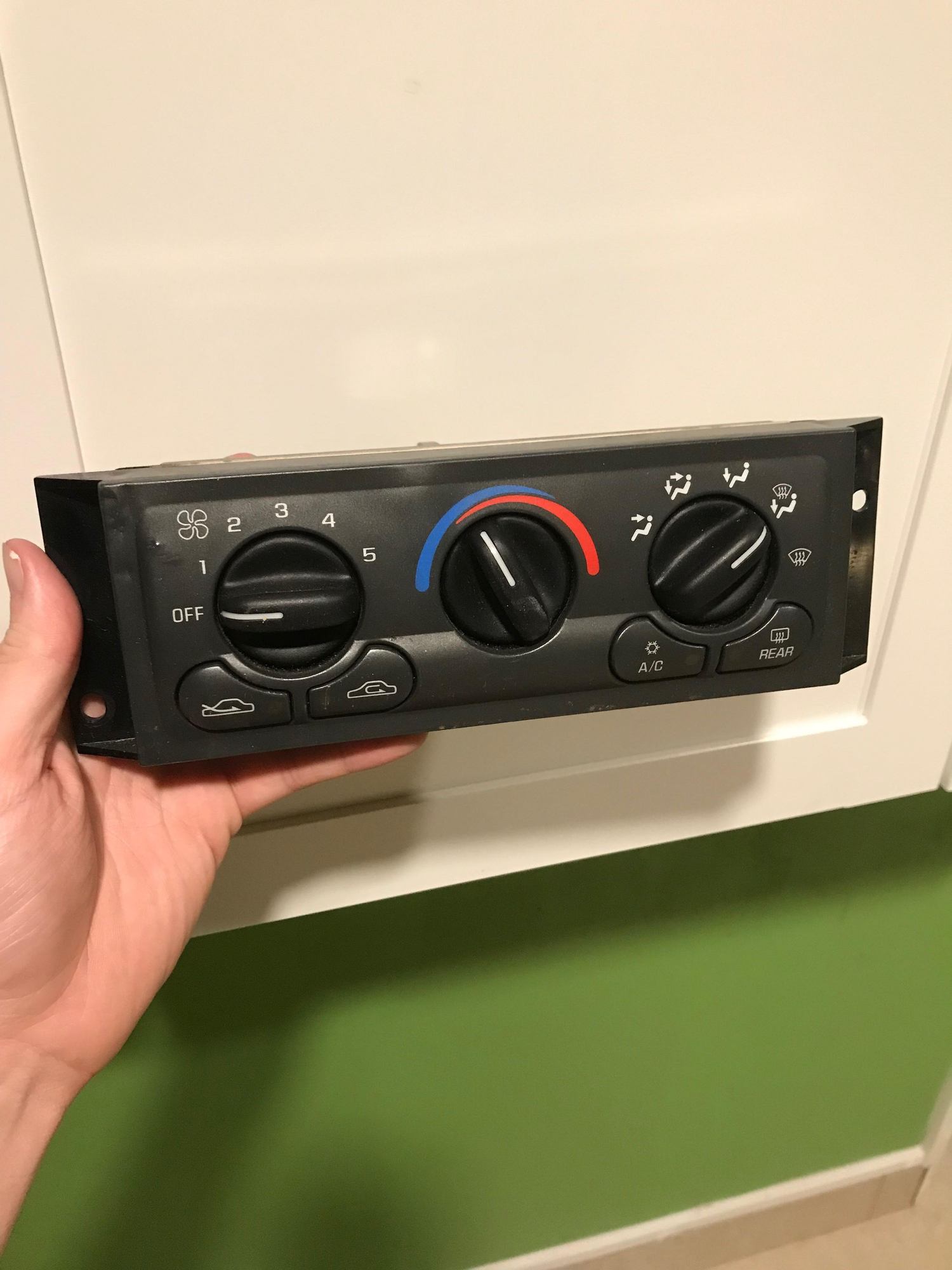 FS (For Sale) C5 HVAC controls 9704 manual (not digital