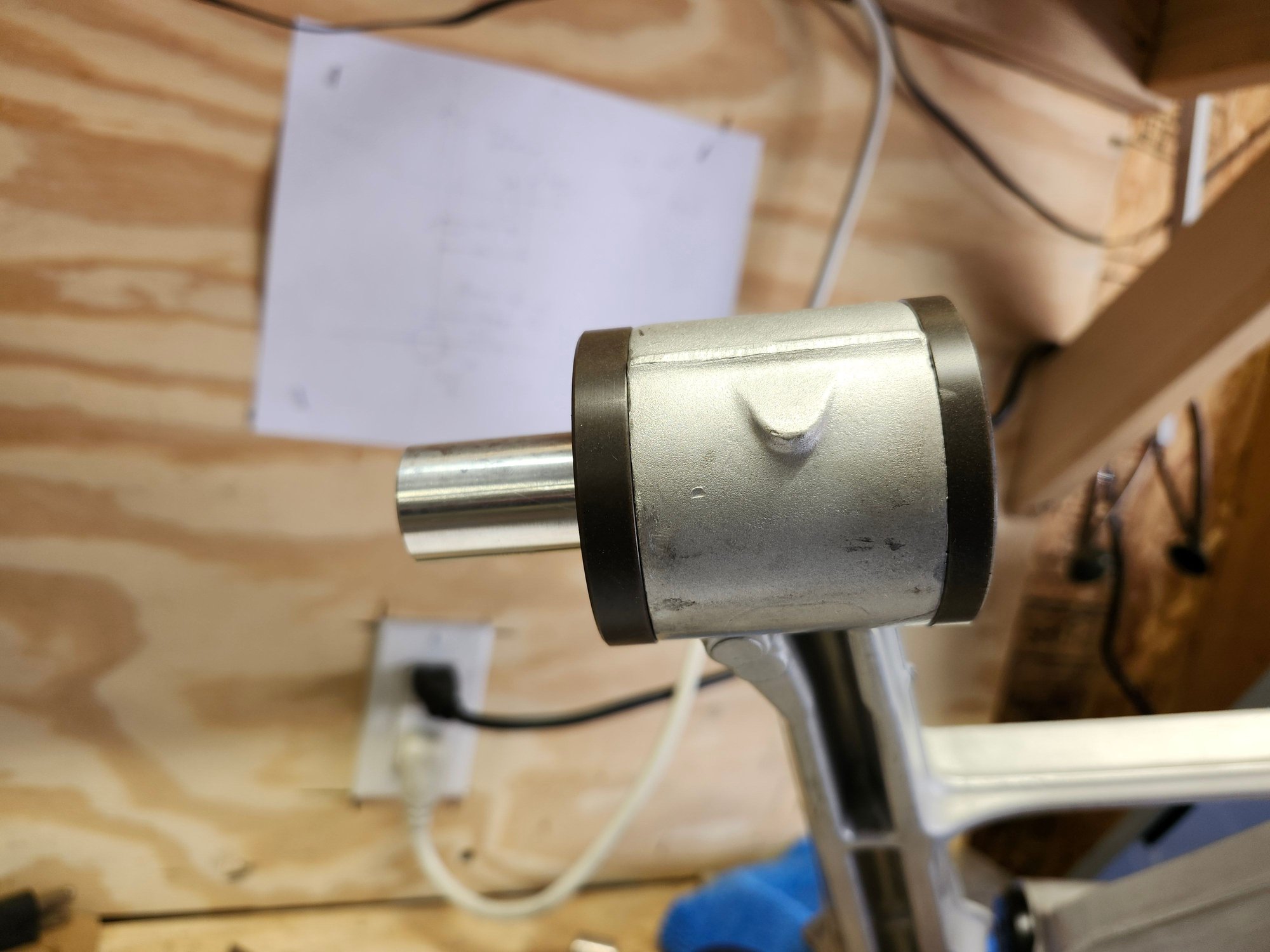 Front lwr mount - wide flange/long bushing on outer