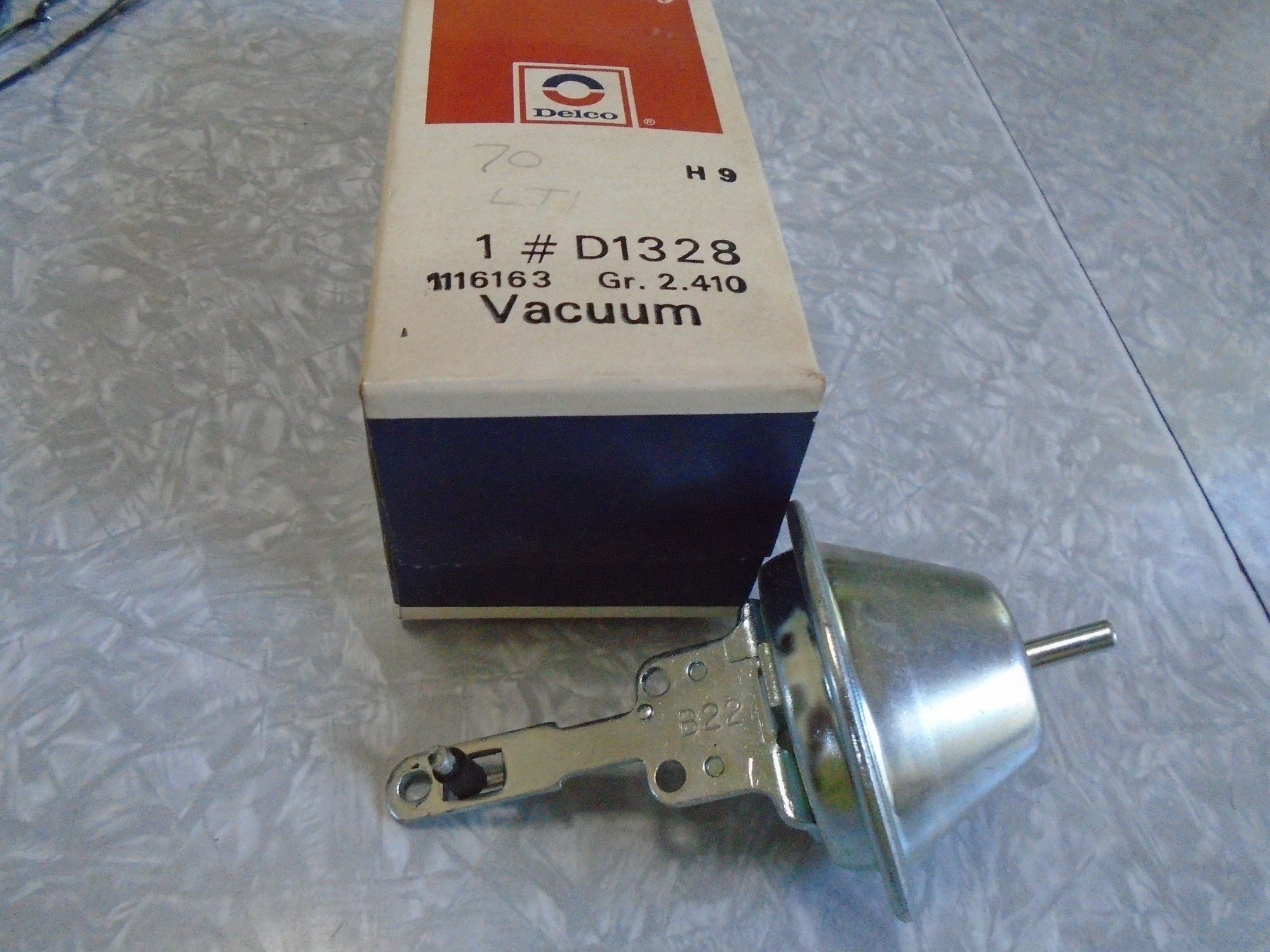 FS (For Sale) Distributor vacuum advance canister GM 1116163 1970 LT