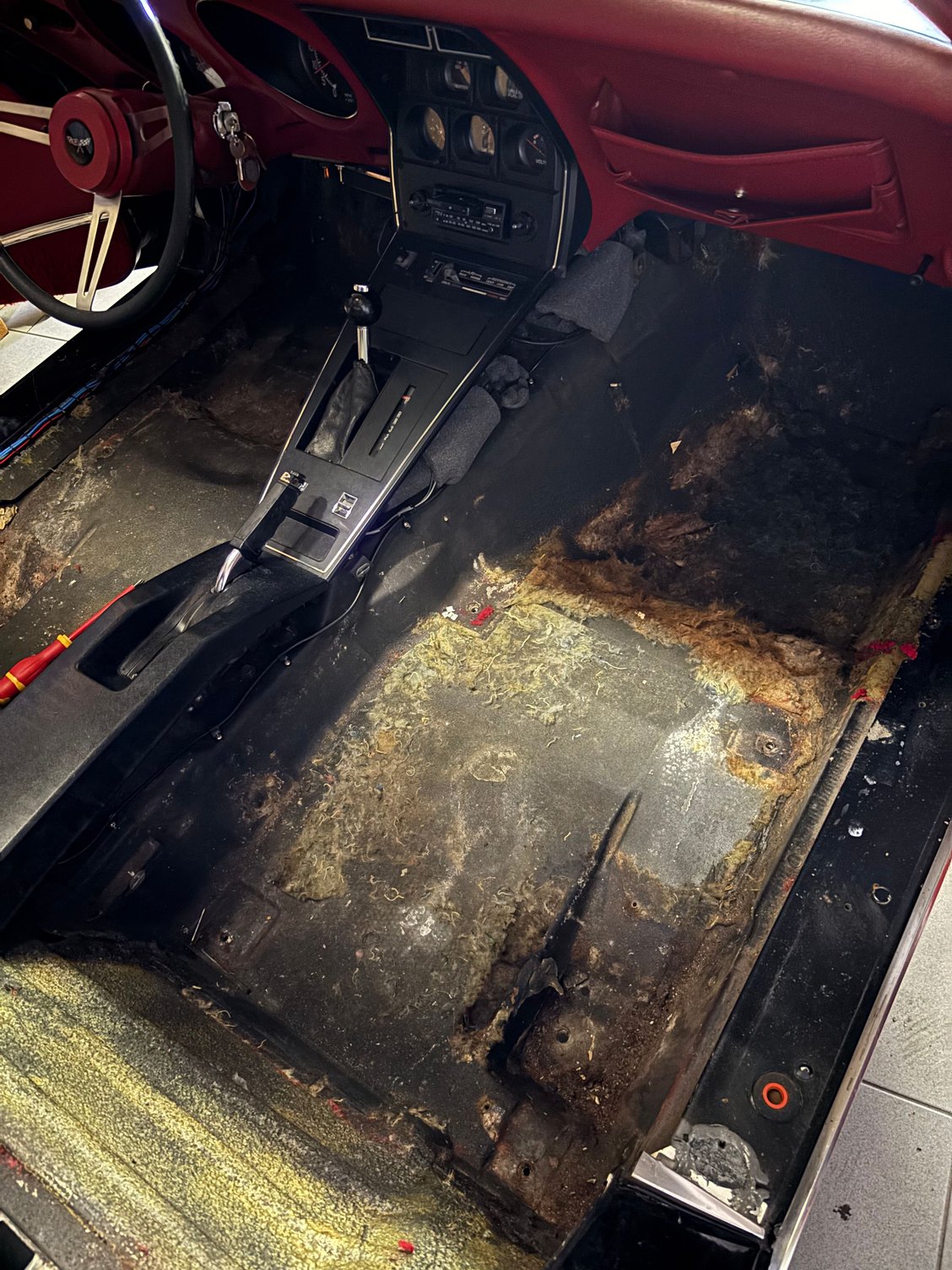 With floor to the right.