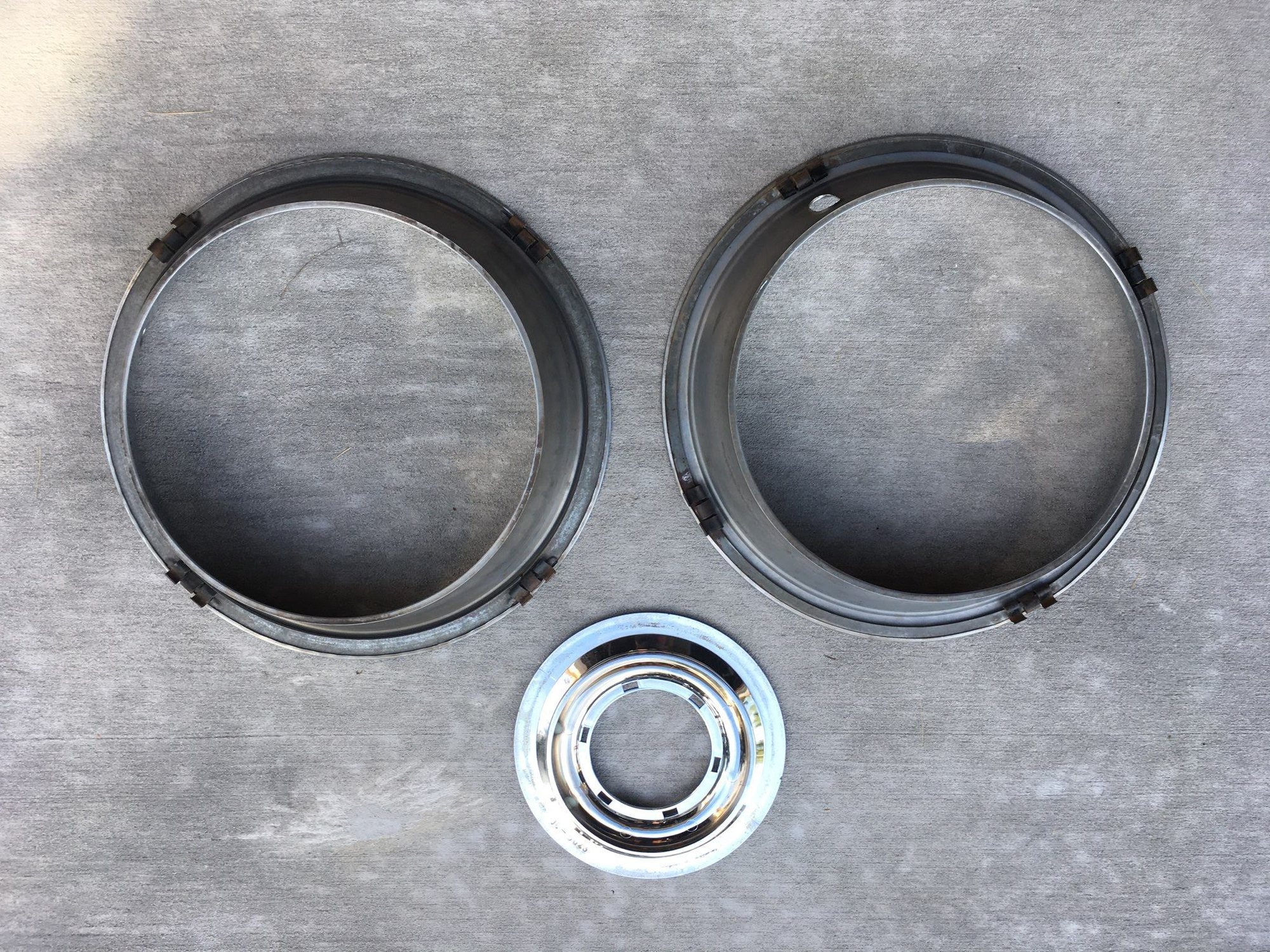 FS (For Sale) Trim rings & center cap base CorvetteForum Chevrolet