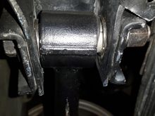 Strut rod at inner strut rod bracket