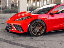 Red Corvette C8 on Rohana RFX17 in Gloss Bronze