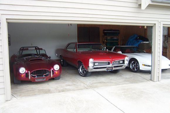Old pic about 2005 the Cobra has a 10 cylinder Viper engine in it still have the 455 GTO