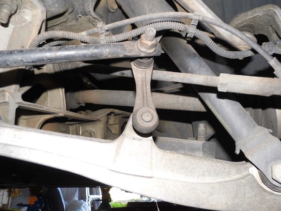Same as the front if your removing the end links, just remove the lower bolt that connects to the A-frame. IF your re-using or replacing to OEM End links, then you will remove upper and lower bolts.