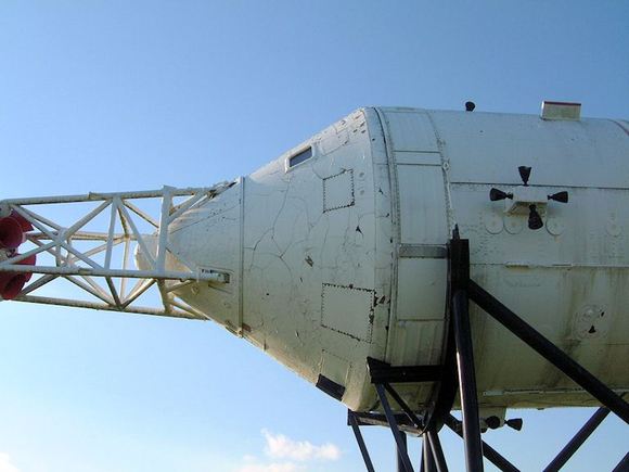 NASA Houston why they needed to protect the Saturn5
Picture taken in Houston in 2003 while it was still "outside"