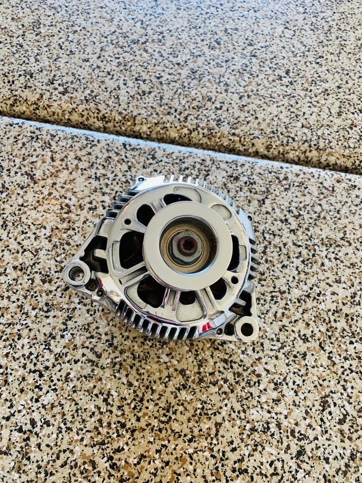 FS (For Sale) C5 Chrome Alternator and Mounting Bracket