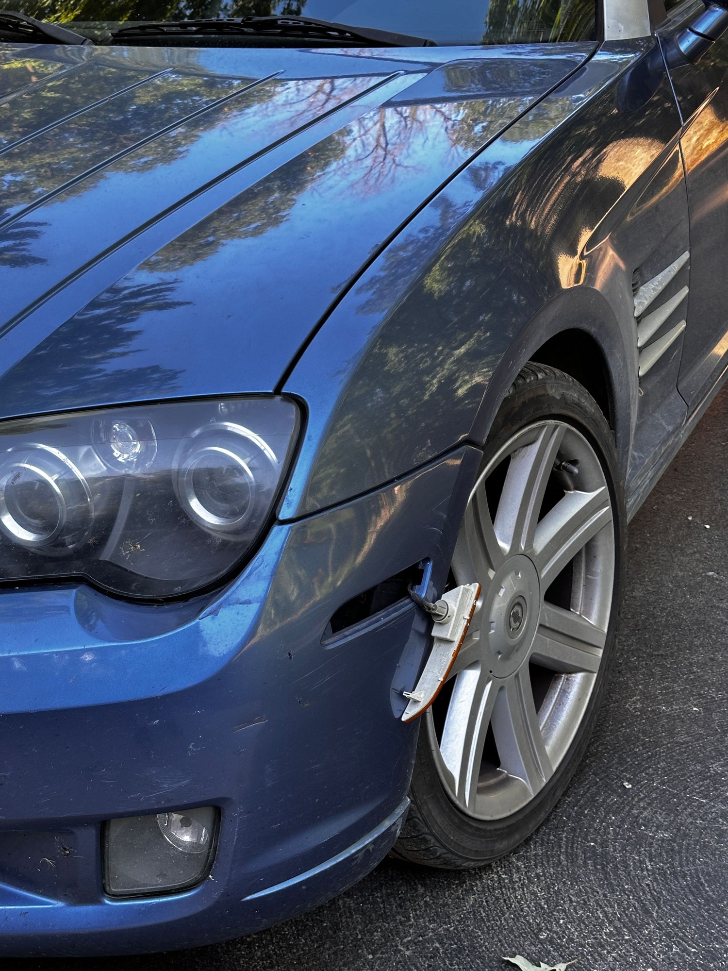 Exterior Body Parts - Driver’s side front fender’s - Used - 2004 to 2005 Chrysler Crossfire - Harrison, MI 48625, United States