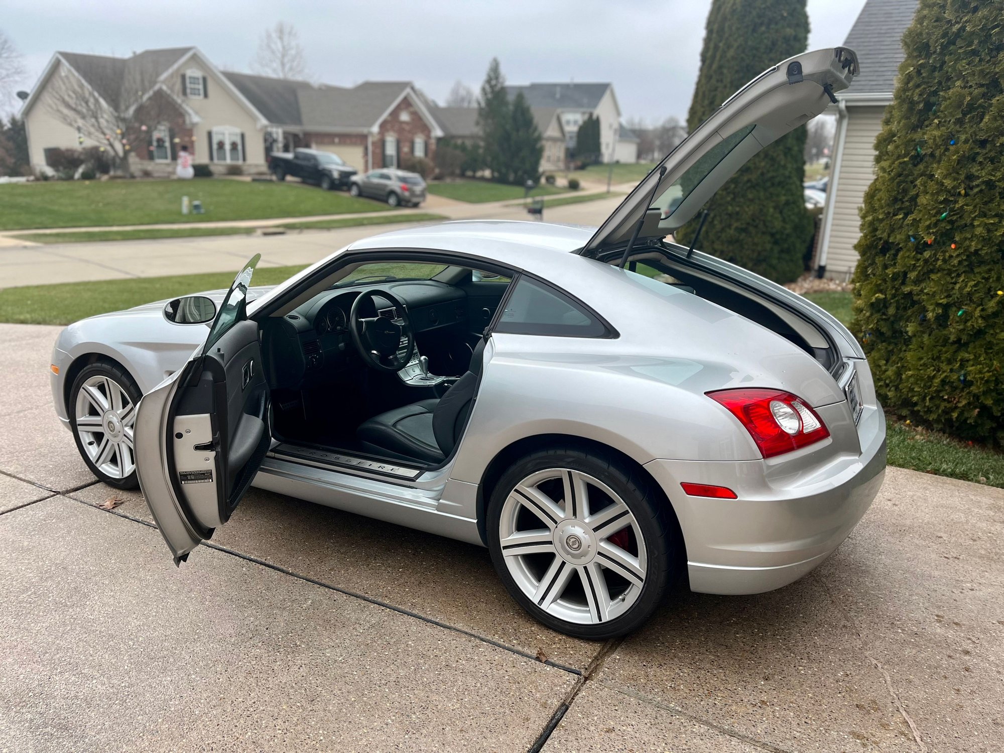 2008 Chrysler Crossfire - 2008 Chrysler Crossfire LTD - Used - VIN 1C3LN69LX8X074547 - 6 cyl - 2WD - Automatic - Coupe - Silver - St. Peters, MO 63376, United States