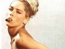 female celebrities smoking cigars 04