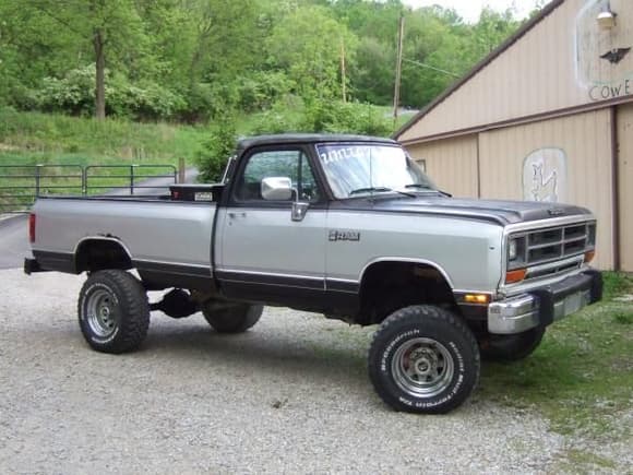 1990 dodge crappy gasser, looks cool though.
