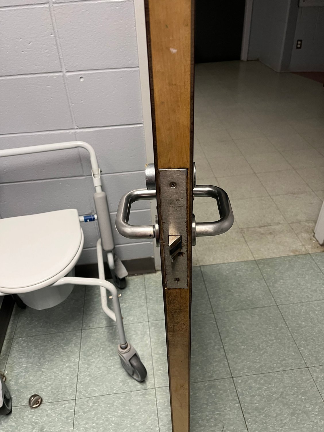 Door handle keeps falling off Community Forums