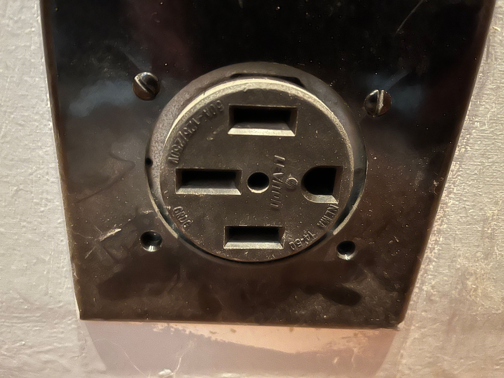 Electric oven to separate cooktop and double oven on single 60 amp