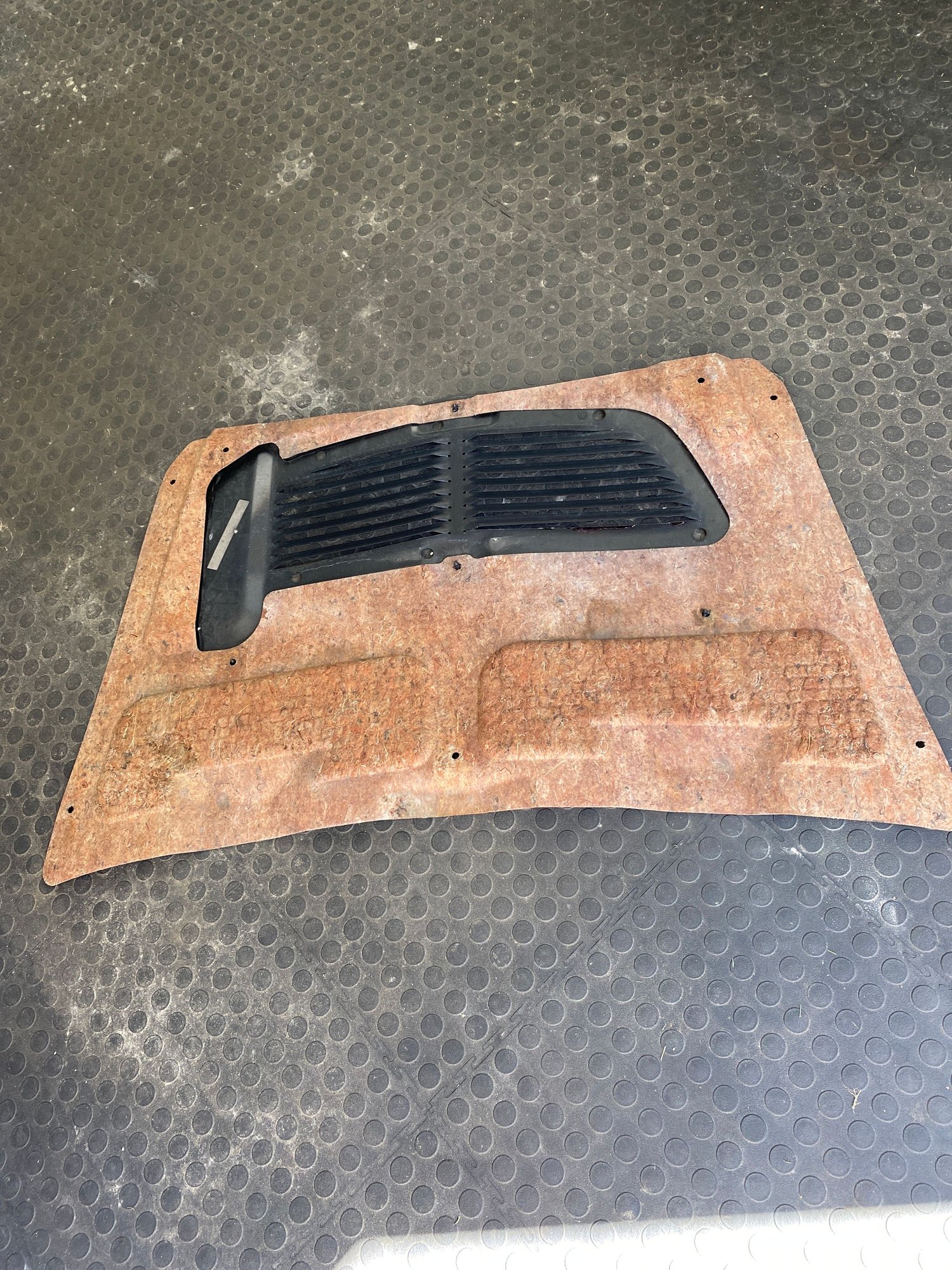 Exterior Body Parts - Evo 8-9 hood vent and insulator - Used - Parisppany, NJ 07054, United States