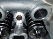 Attempting to get a picture of the valve seals, but failing.