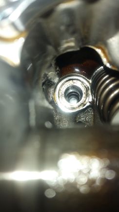 See the oil passage inside the hole going up?