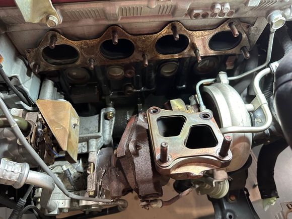 Gaskets on engine and turbo