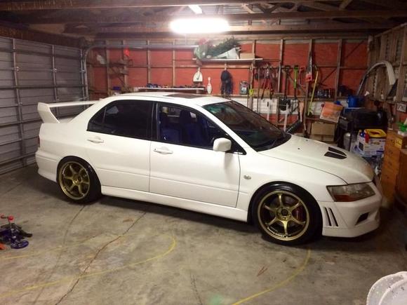 Advan Rg on evo 7- side shot