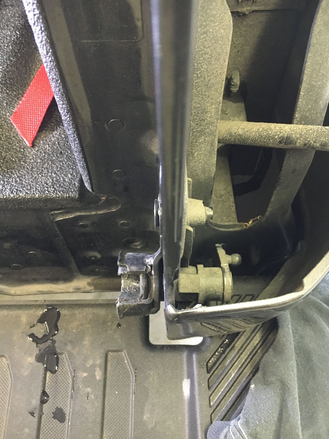 HowTo Install OEM Tailgate damper "tailgate assist" for 2015/2016