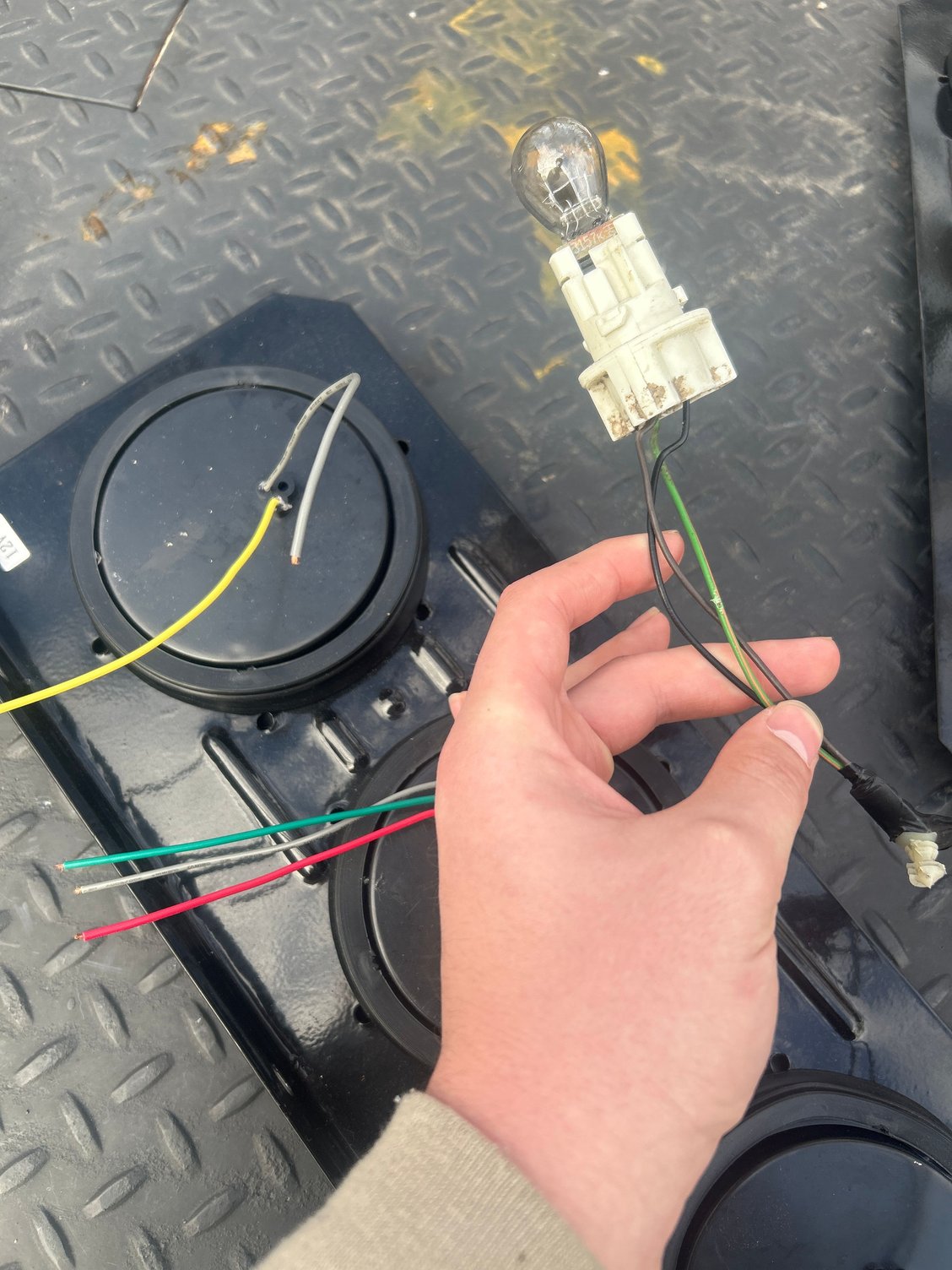 The three wires coming out of the middle light is the brake and the 2 wires coming out of the top one is blinker but the problem I don�t understand is how I am suppose to do that when the blinker and brake wire is one wire which is the green and orange one going into the original bulb 