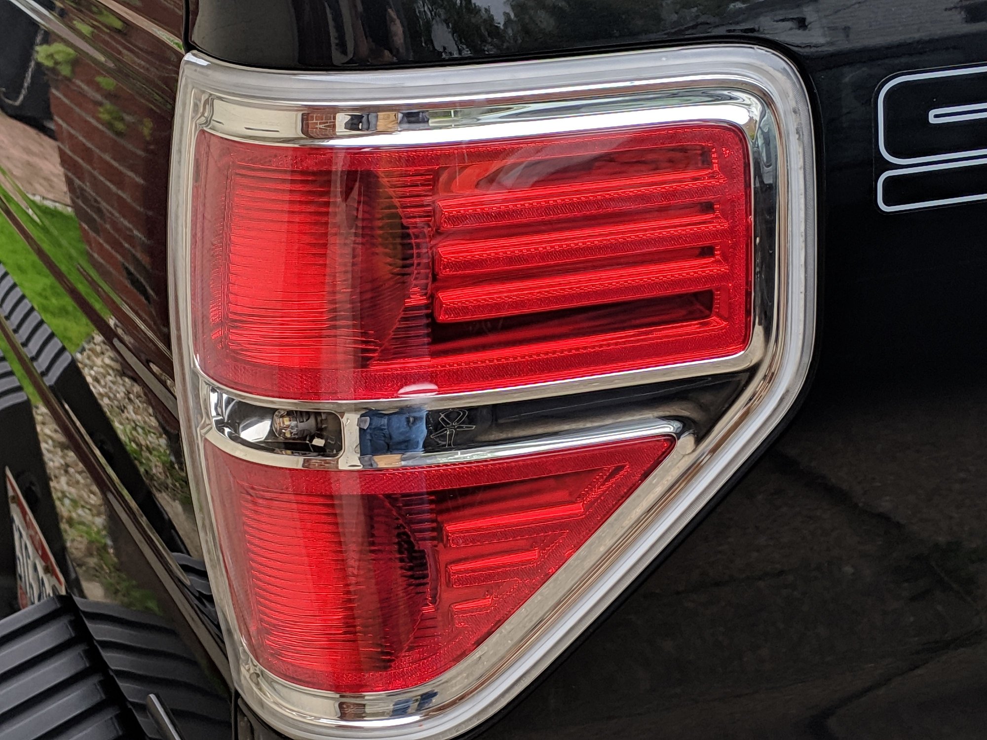 Want to Trade YOUR CHROME TAIL LIGHTS FOR BRAND NEW FX4/HD SET +60 on