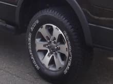 Wheel and Tires Image 
Factory Tire & Wheel Pkg.