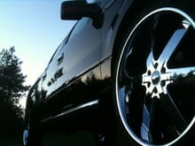 Nice pic of the 09 XLT on Deep Dish 26's