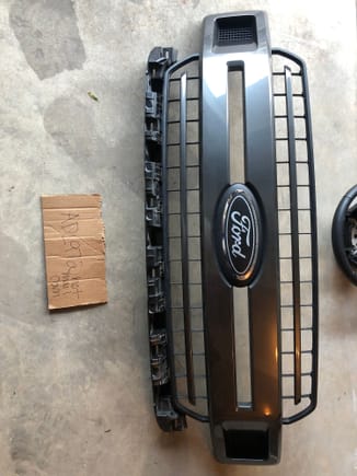 OEM XLT Grill great condition no issues 200 obo